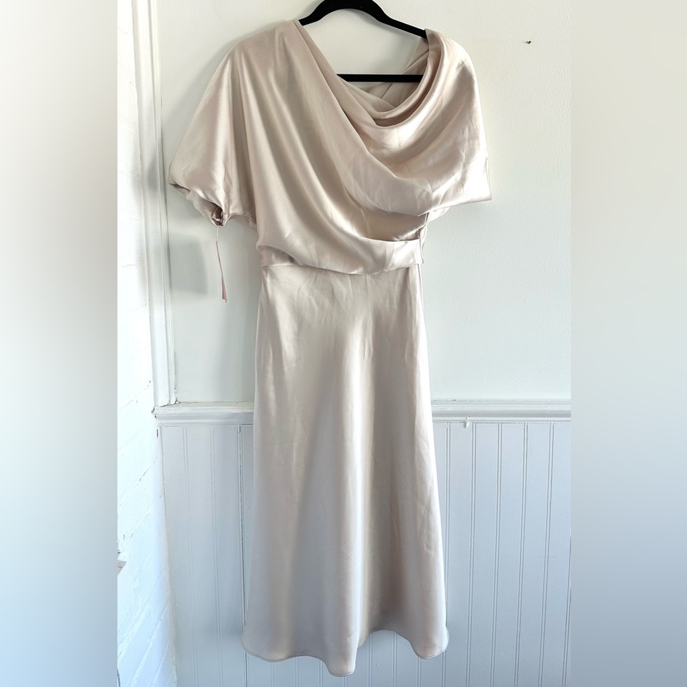 Amsale The Midi Dress in Champagne